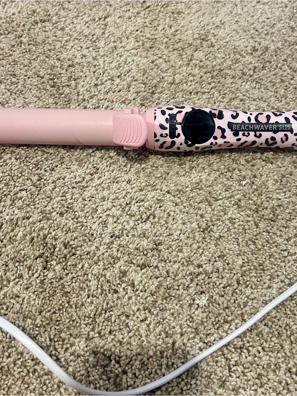 Pink Leopard Beachwaver S1.25 Curling Wand